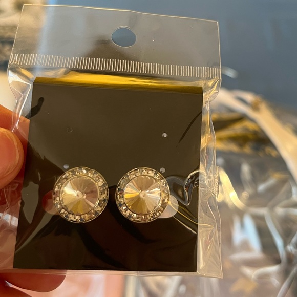 La Femme Strappy Back Ruched Trumpet Gown in Periwinkle - Picture 10 of 11